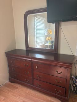 Dresser