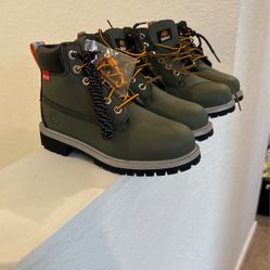 TIMBERLAND BOYS BOOTS - BRAND NEW