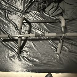 Pull Up Bar