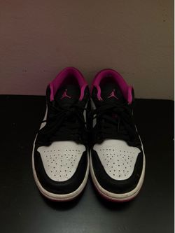 Nike Jordans Men’s 8, Women’s 9.5