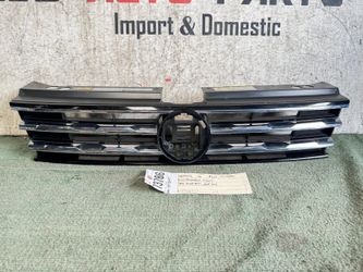 2018 - 2019 - 2020 - 2021 VOLKSWAGEN TIGUAN FRONT GRILLE OEM AY73786