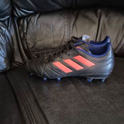 Adidas Soccer Shoes for women size 6,5