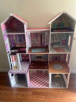FREE dollhouse