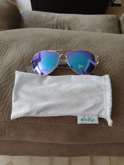 Women's Oakley Feedback sunglasses
