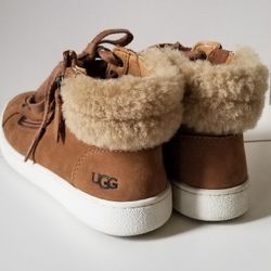 UGG Boots Women's Size 5 Like Brand New!