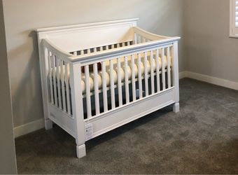 POTTERY BARN LARKIN CRIB + FULL BED CONVERSION - $250