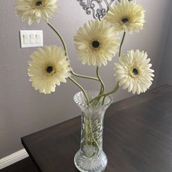 BEAUTIFUL  VASE WITH ARTIFICIAL FLOWERS 