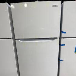 Brand New Frigidaire 20 cu. ft. Garage Ready Top Freezer Refrigerator in White, ENERGY STAR