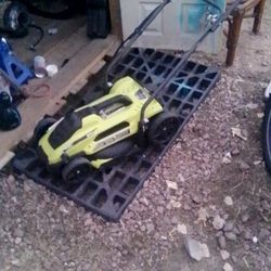 Electric Lawn Mower Works Great Don't Have Any Grass To Cut Anymore Selling