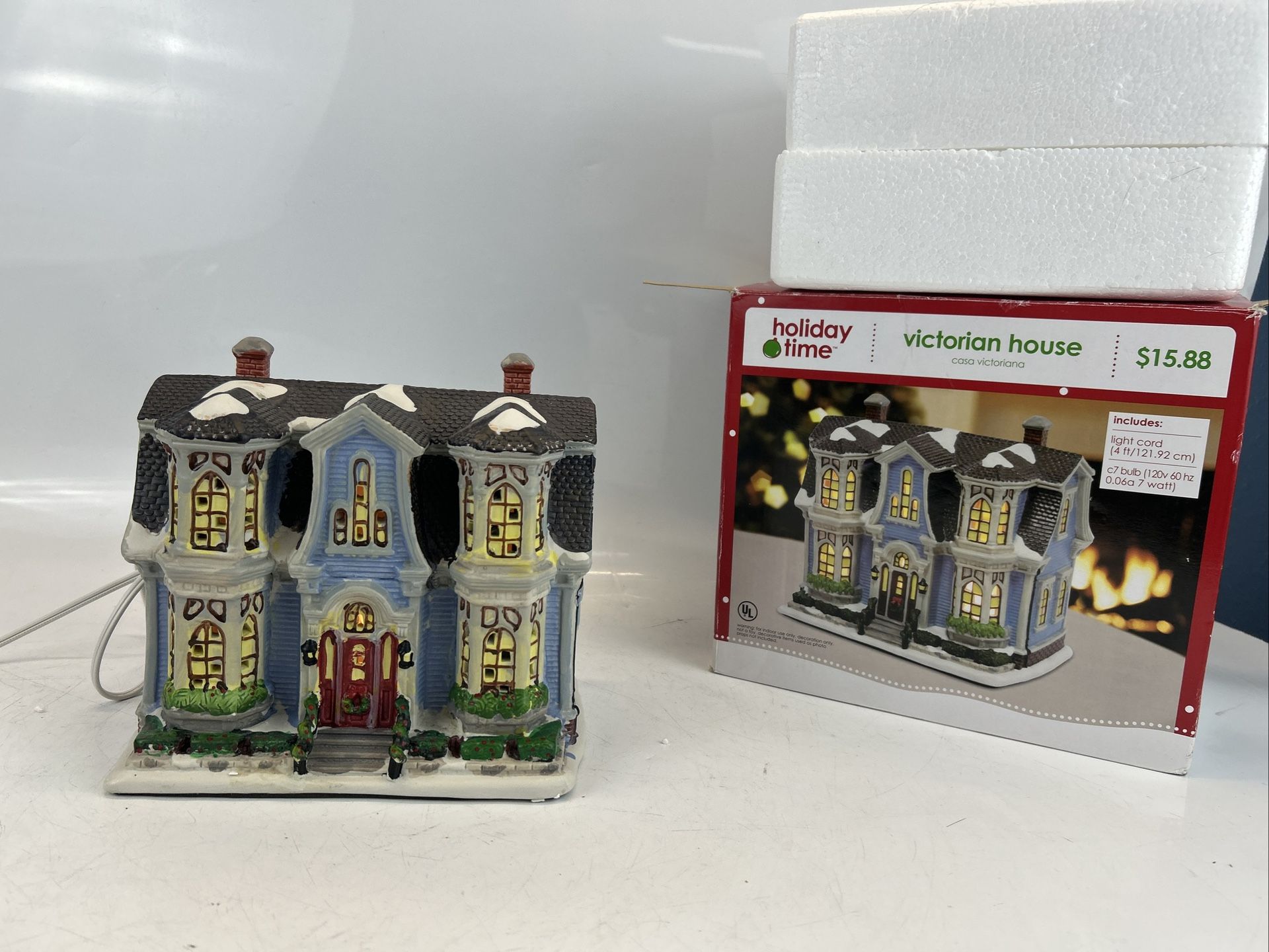 Holiday Time Victorian House Ceramic Lights Up Holiday Vintage