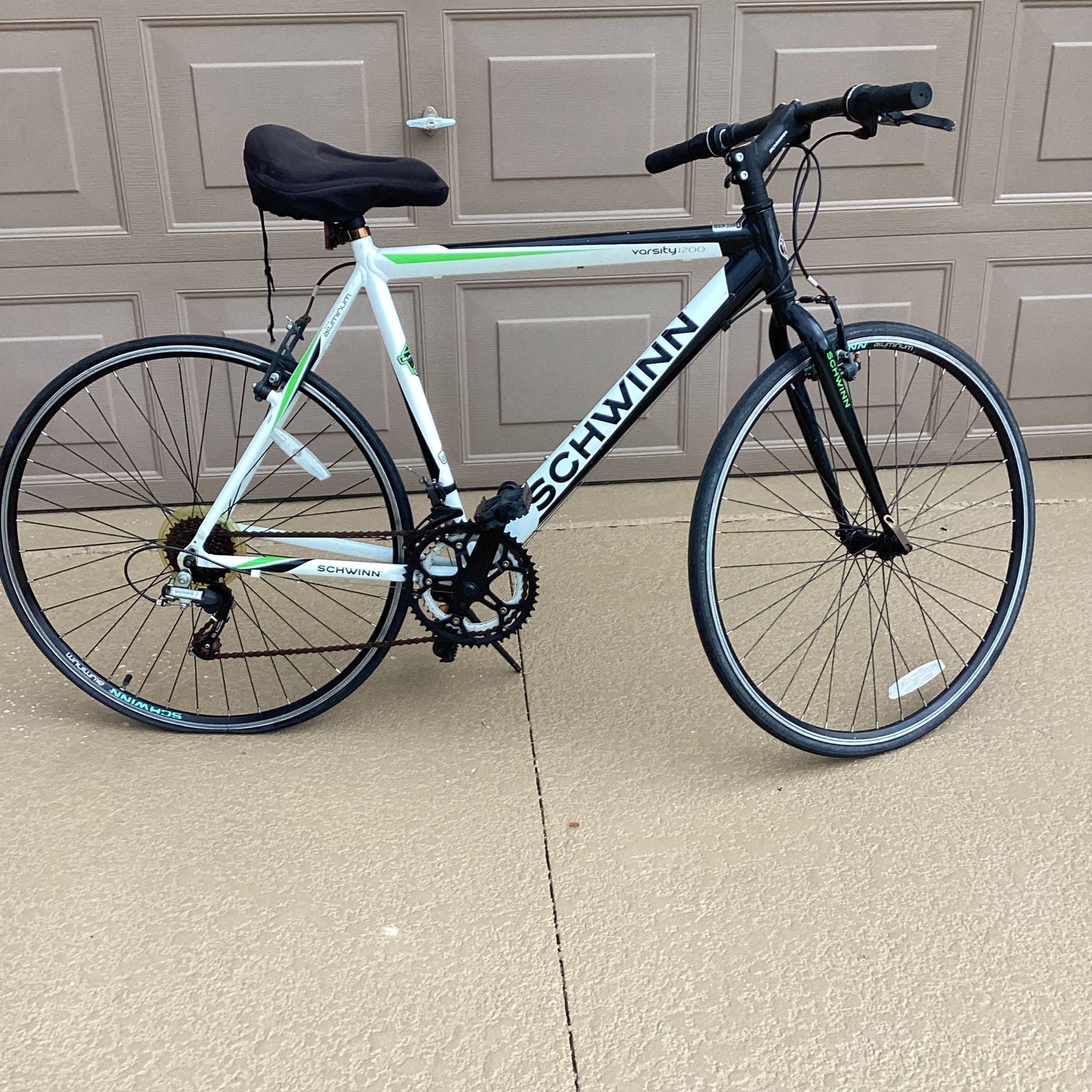 Schwinn varsity 1200 deals