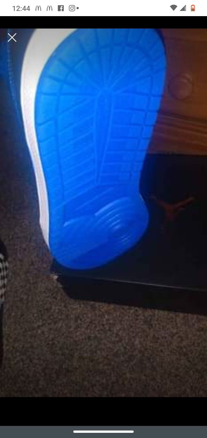 Nike Air Jordan 1 Mid Hyper Royal