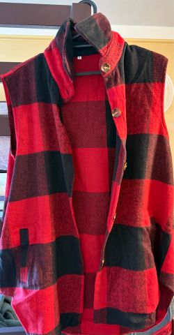 📛Red & Black Buffalo Plaid Vest – Size L📛