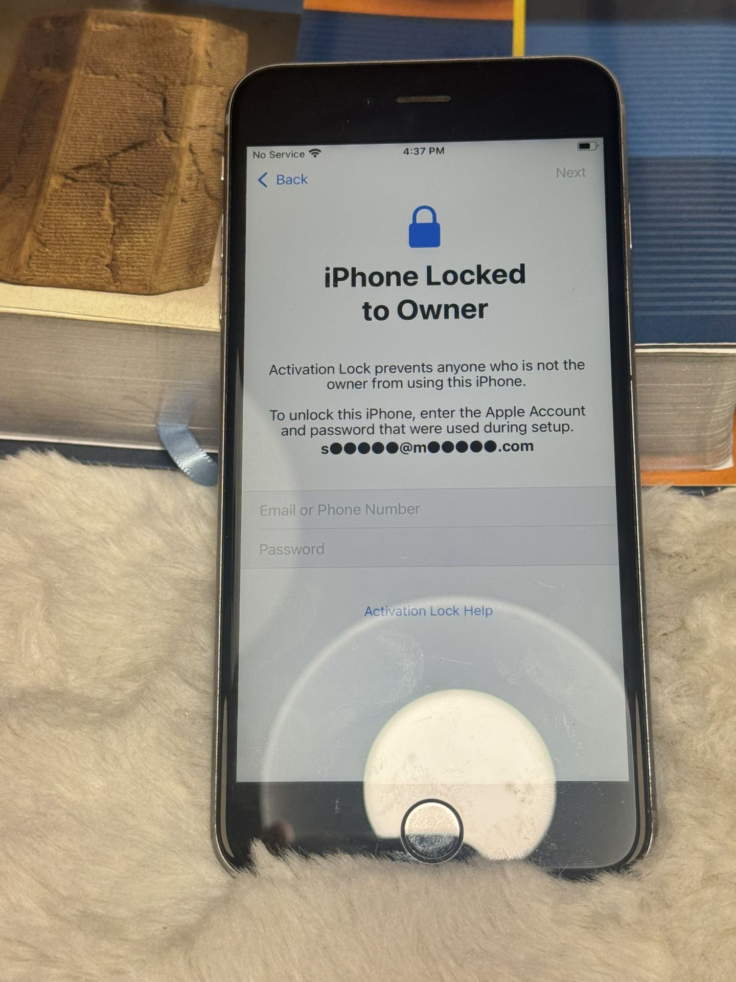 Apple iPhone 6s plus for repair or parts (read)