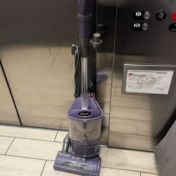 Shark Swivel Vacuum 