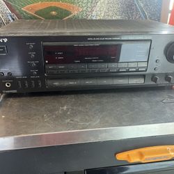 Sony FM Stereo/FM-AM Receiver 