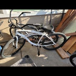 2 Huffy Cranbrook Beach Cruiser Bicycles 