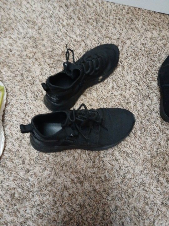 Women's Tennis Shoes