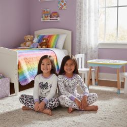 4 -piece Girl’s Favorite Pajamas Size 4 