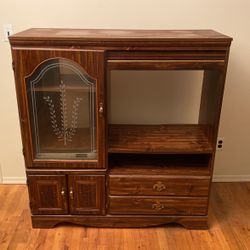 Two bedroom dresses with to end tables