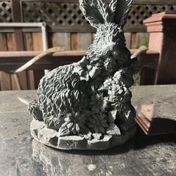 Sweet Resin Garden Bunny 