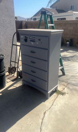Dresser