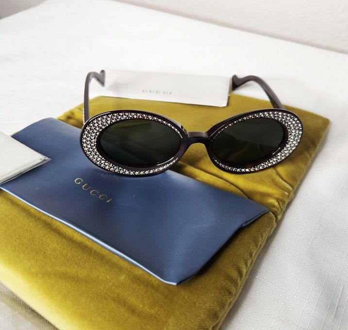 Gucci 100% Authentic GG0618S 54 crystal-studded oval acetate sunglasses New Gucci Special Edition Crystal Studded Oval Frame Sunglasses  main image 3