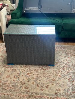 PATIO/LIVING ROOM TABLE $30