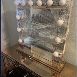 Brand New Vanity rose  Gold