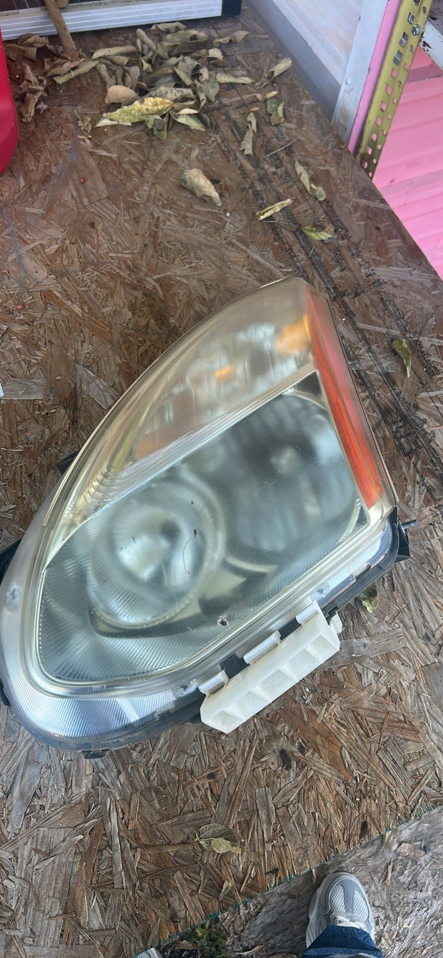 2013 Nissan Rogue Driver Headlight Part 
