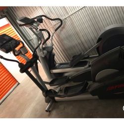 Life Fitness Integrity Series Elliptical CLSX (Remanufactured) 4th Of July Sale 