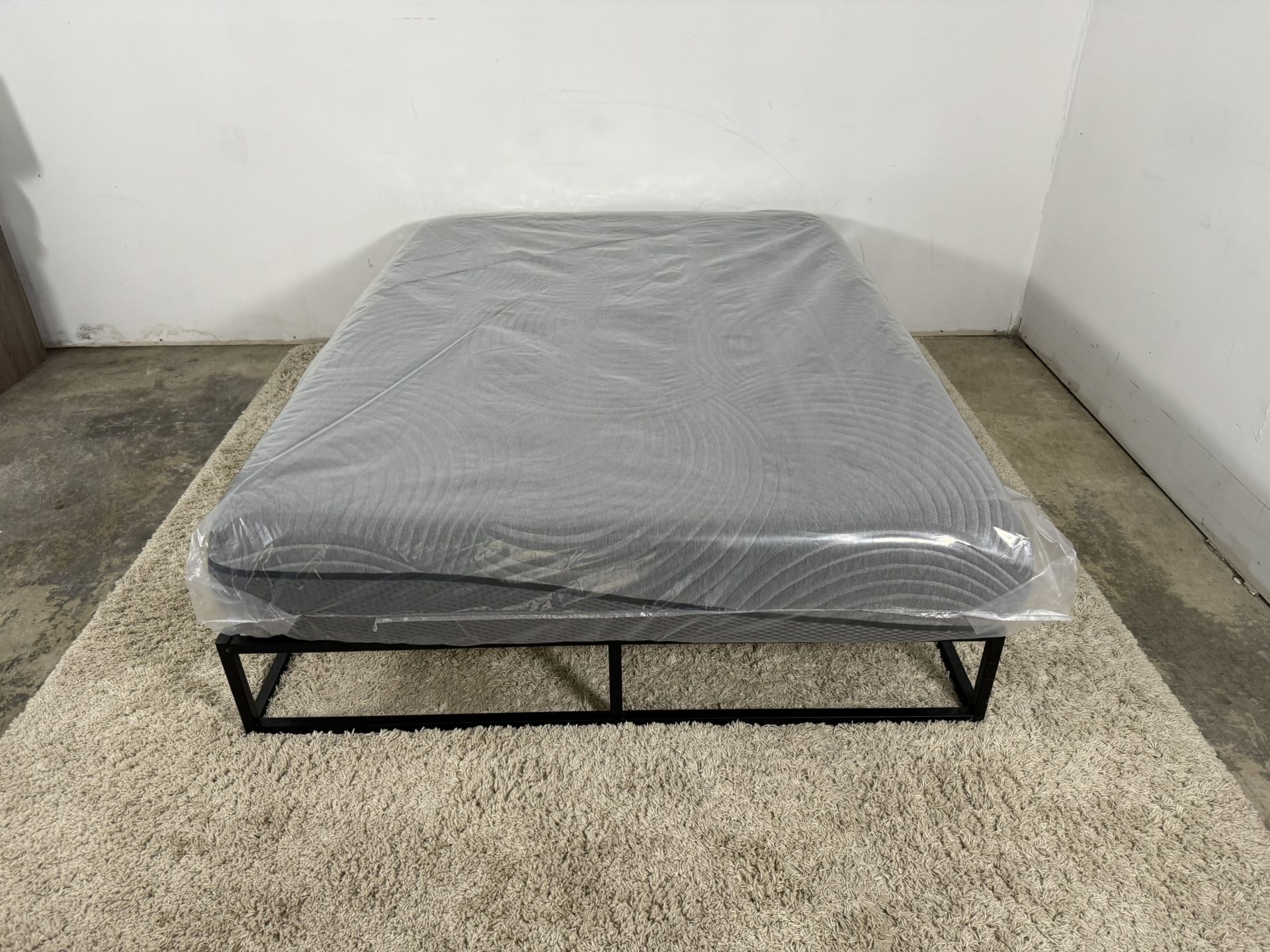 Queen Memory Foam Mattress Delivery Available for Sale in Marysville