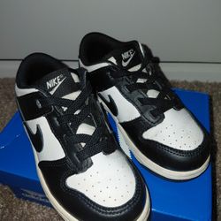 Size 9C Nike Pandas