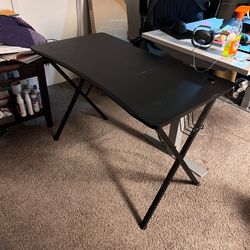 Gaming/Computer Desk – Sturdy & Lightly Used