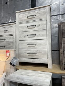 NEW 5 DRAWER CHEST || SKU#ASHB331C