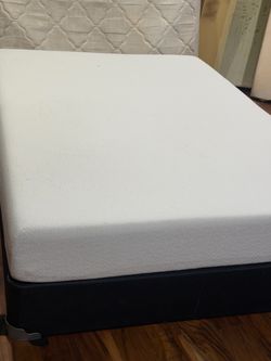 USED TWIN SIZE MEMORY FOAM MATTRESS ONLY