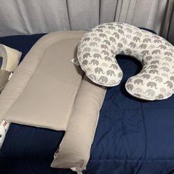 Baby Lounger And Pillow 