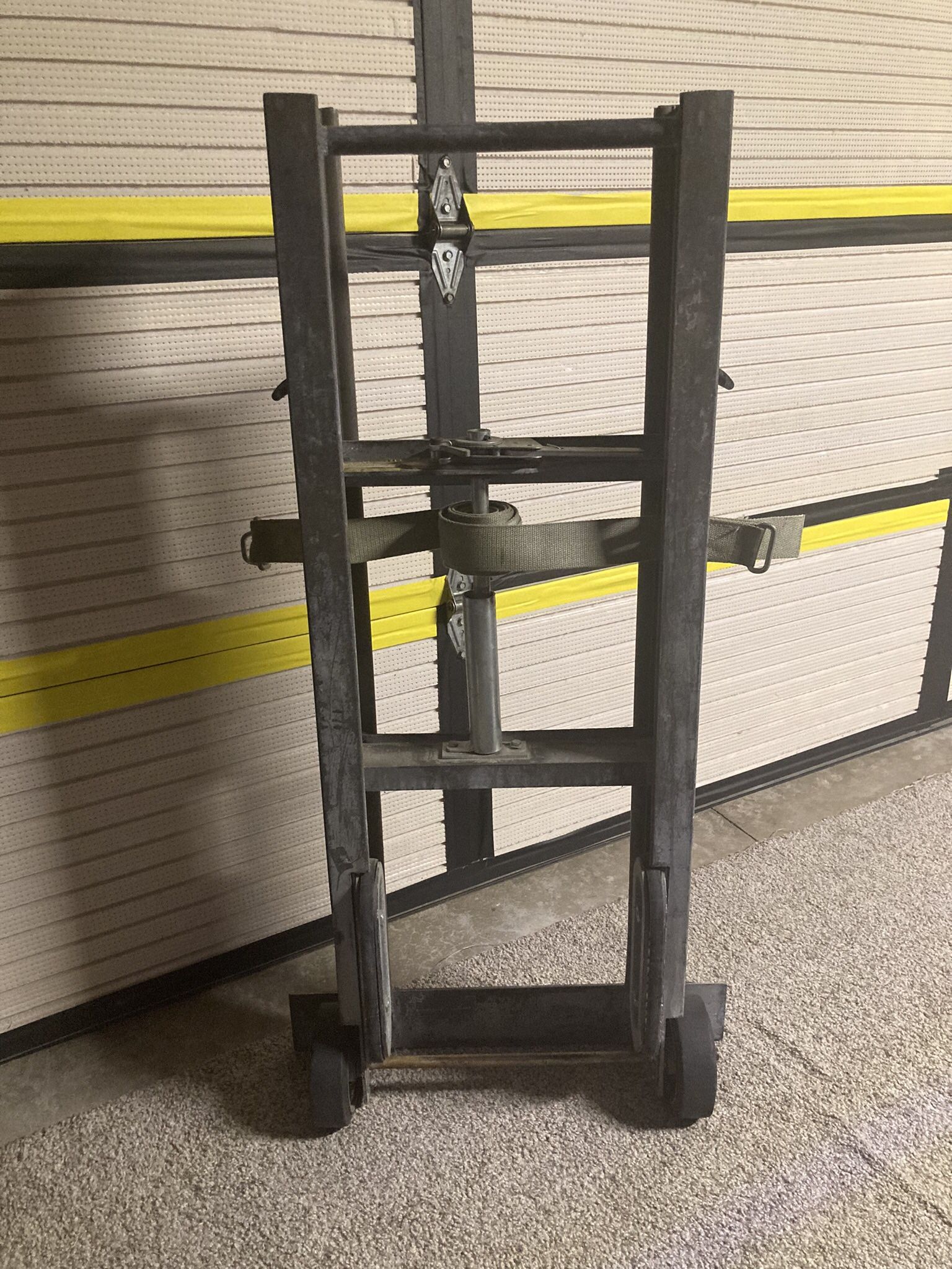 Tool Sale! Heavy Duty INDUSTRIAL Dolly w/Retractable Straps - Oferta de herramientas! Plataforma industrial resistente con correas retráctiles
