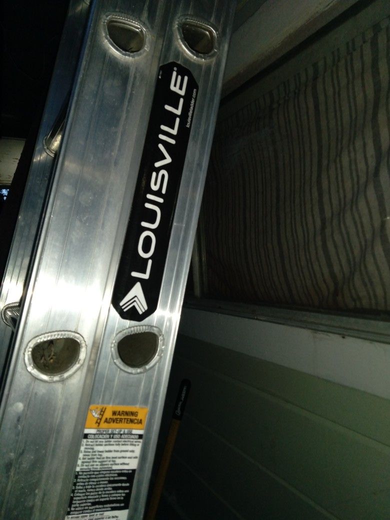 10-ft Louisville Extension Ladder Aluminum