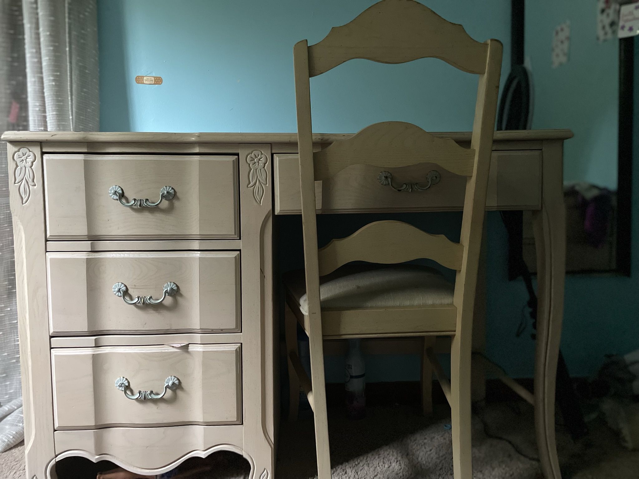 Dresser, Table, Mirror and Chair Set $800