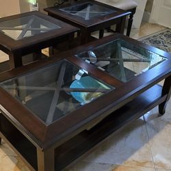 Coffee table and matching two end tables 3pc Set