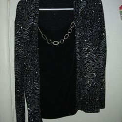 2 Dressy Shirts Glittery Shine ASKING 2 For 8$ 