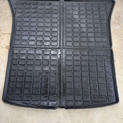 Large Rear rubber cargo mat