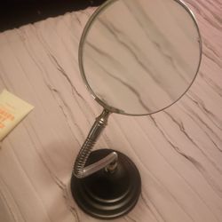 Magnifying 🔎 Glass Stand