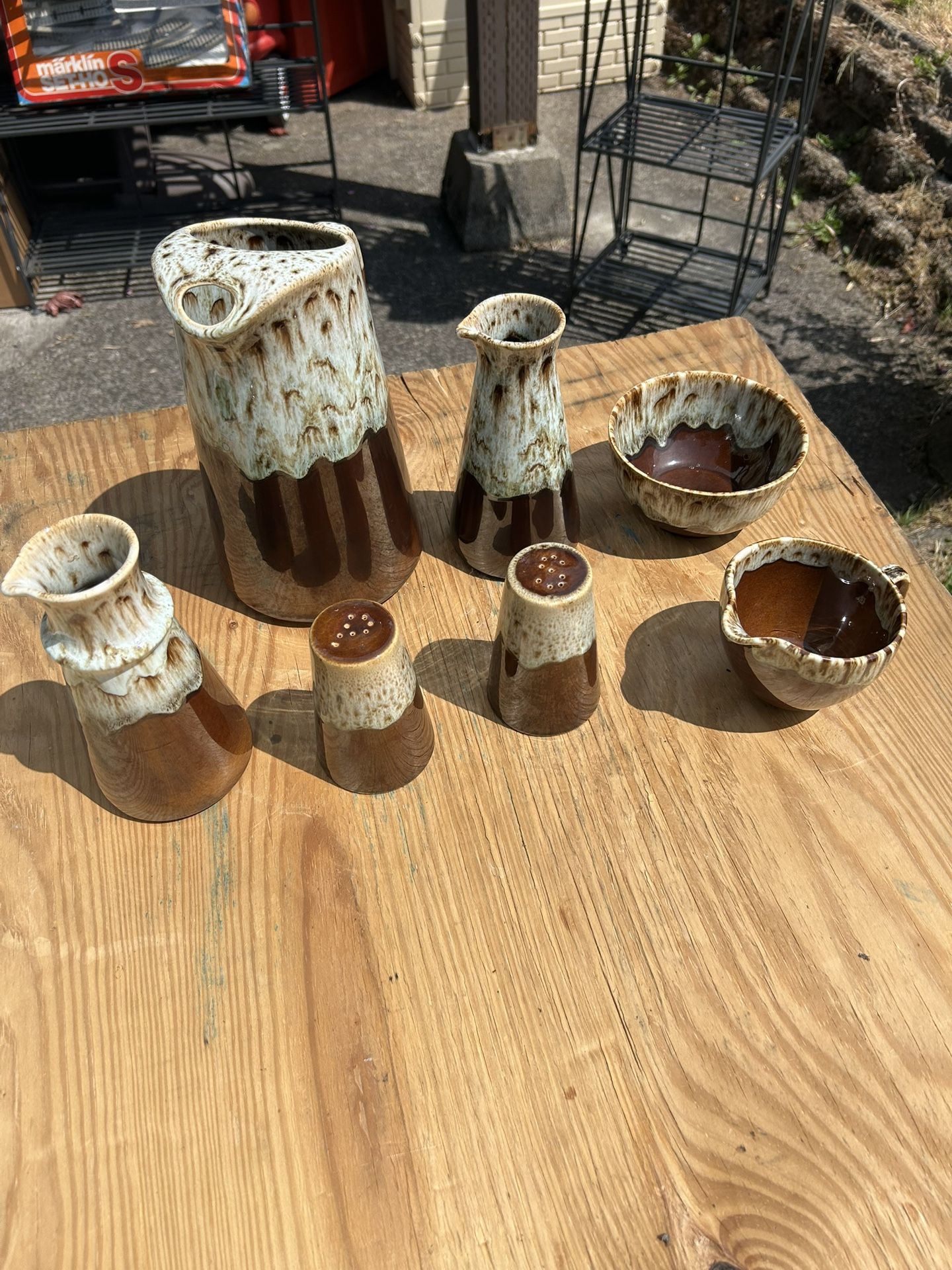 Various pieces of imperial pottery in good condition. No dings chips or necks that I can see. Includes all the pieces in the pictures. $60, or best