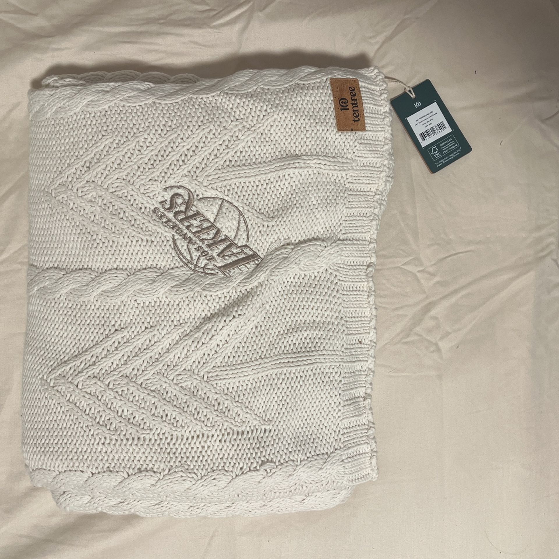 lakers blanket organic cotton blanket white brand new 80$ value