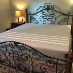 Original Hybrid, Queen, Cover: Breathable Cover Like New, Perfect Condition