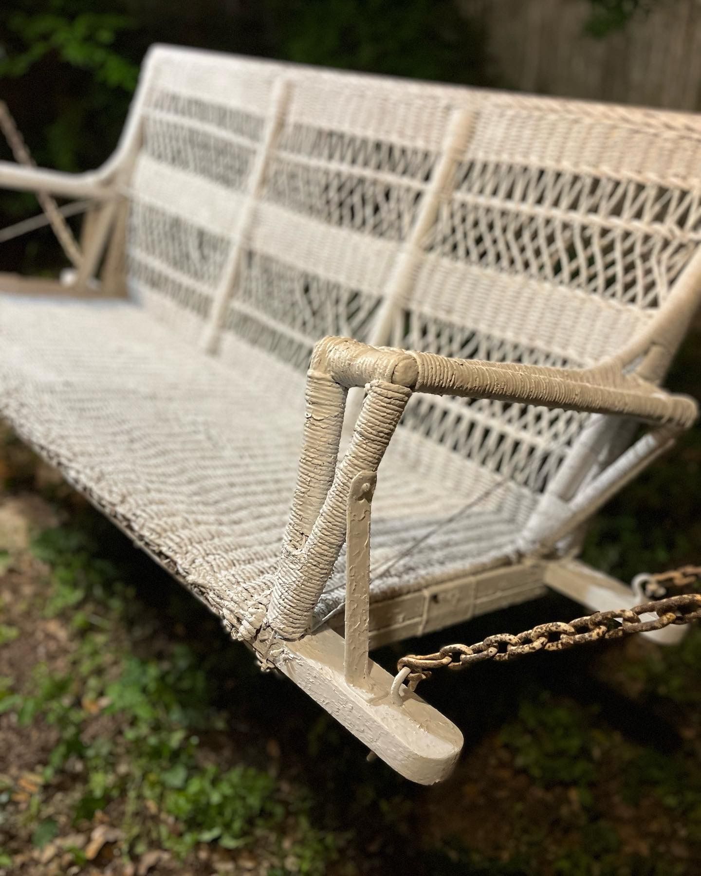 VINTAGE WICKER PORCH SWING