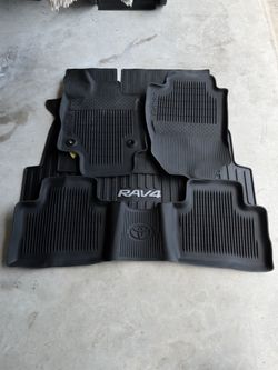 2023 RAV4 Xle Toyota Genuine All Weather floor Mats 5 Piece Set