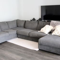 IM SELLING EVERYTHING! 3-piece Sectional Sofa